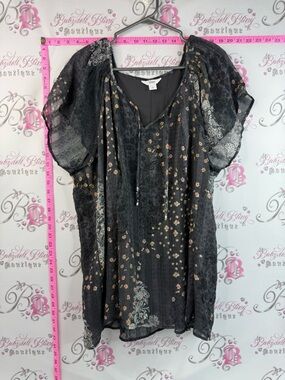 Penningtons Boho Peasant Tunic Black Floral Print with a V neck tie closure